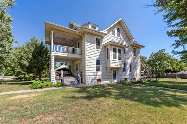 825 S Ash St, Mcpherson, KS 67460