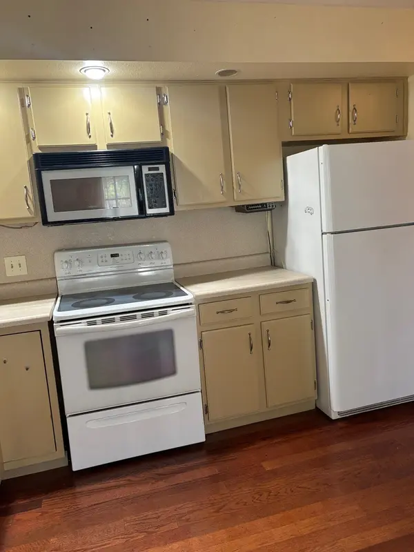 2221 N BRAMBLEWOOD, Wichita, KS 67220
