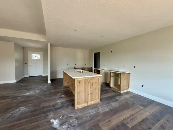 2612 W Pigeon DR, Ozark, MO 65721