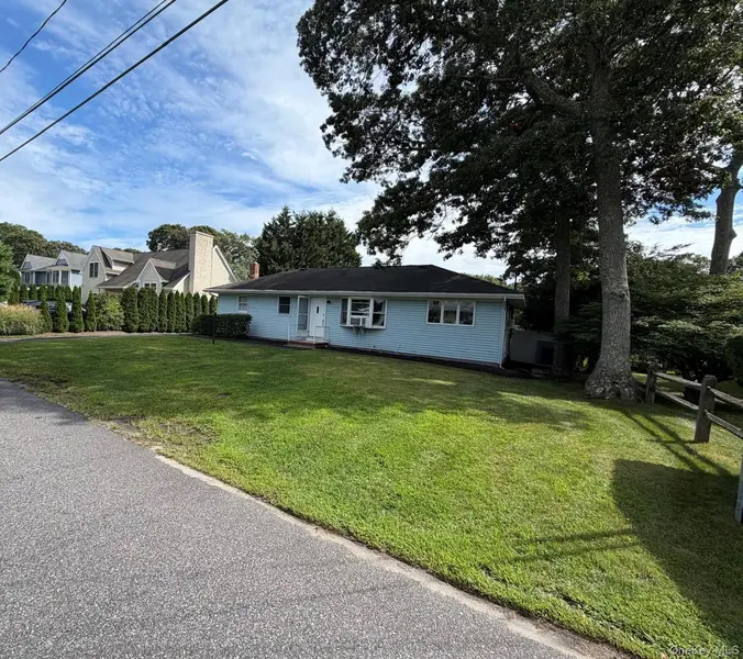 22 Maryland BLVD, Hampton Bays, NY 11946