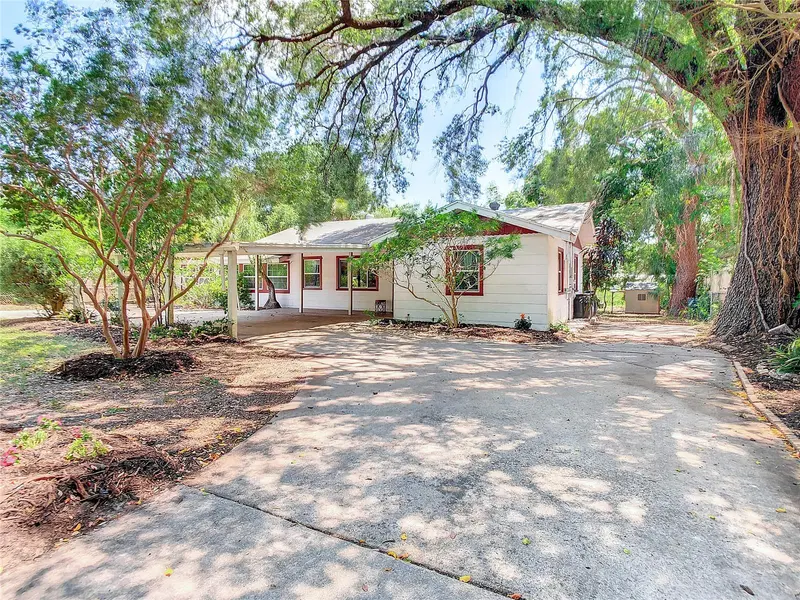 4890 HARDING RD N, St Petersburg, FL 33709