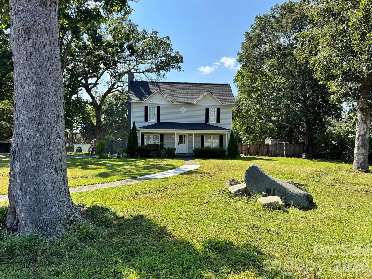 659 N Main ST, Stanley, NC 28164