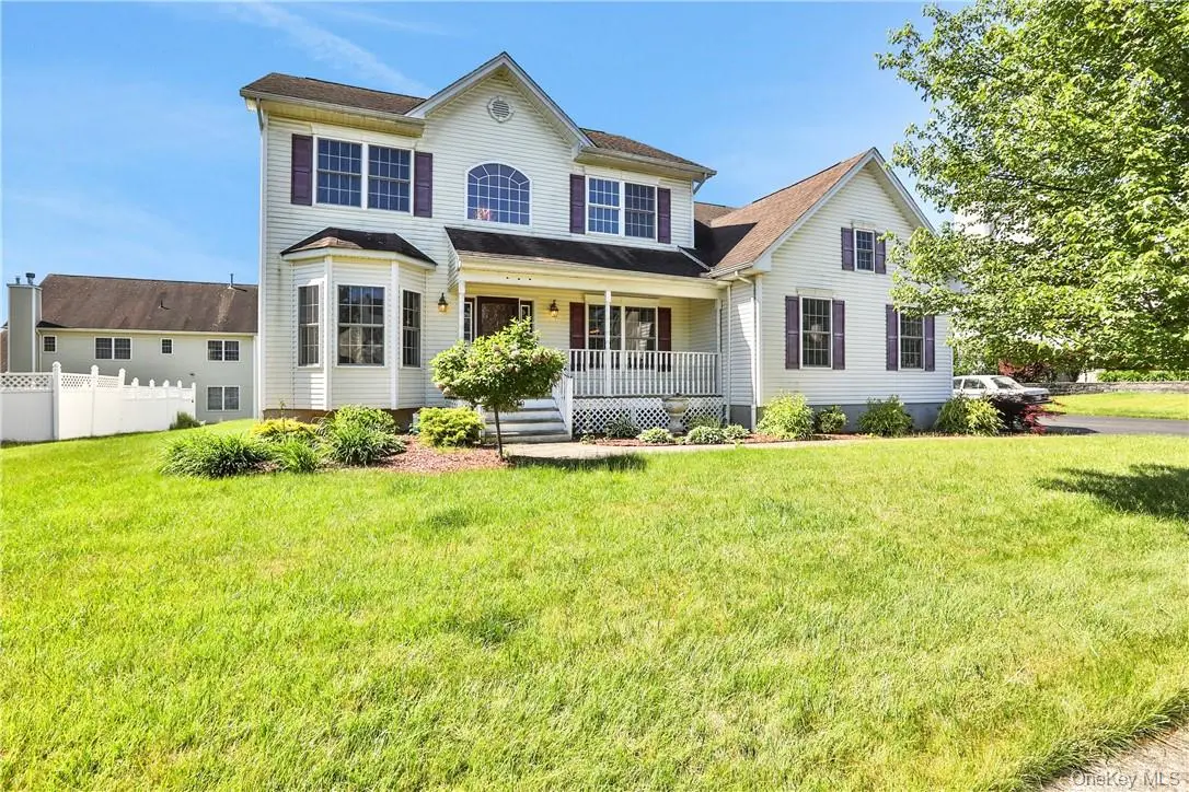 2719 Colonial DR, New Windsor, NY 12553