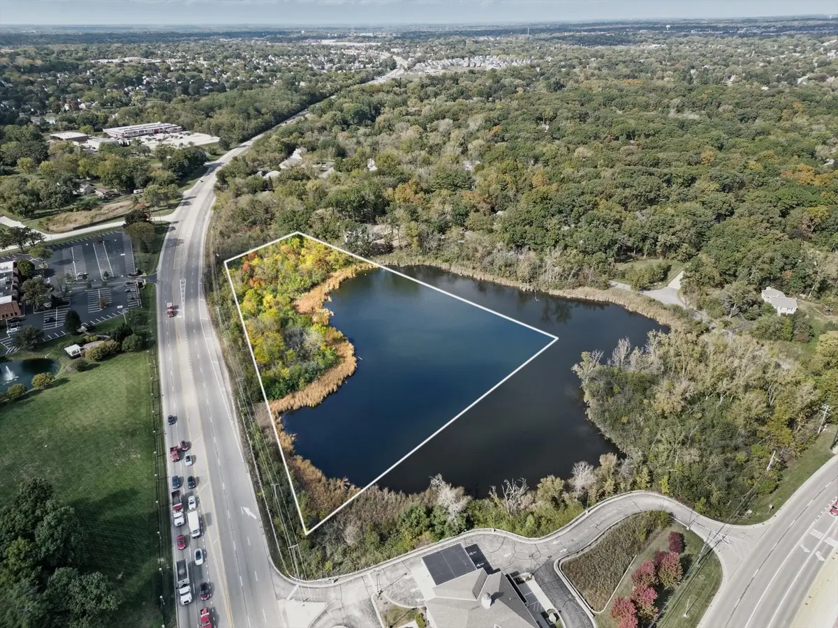 20951 N Rand RD, Kildeer, IL 60047