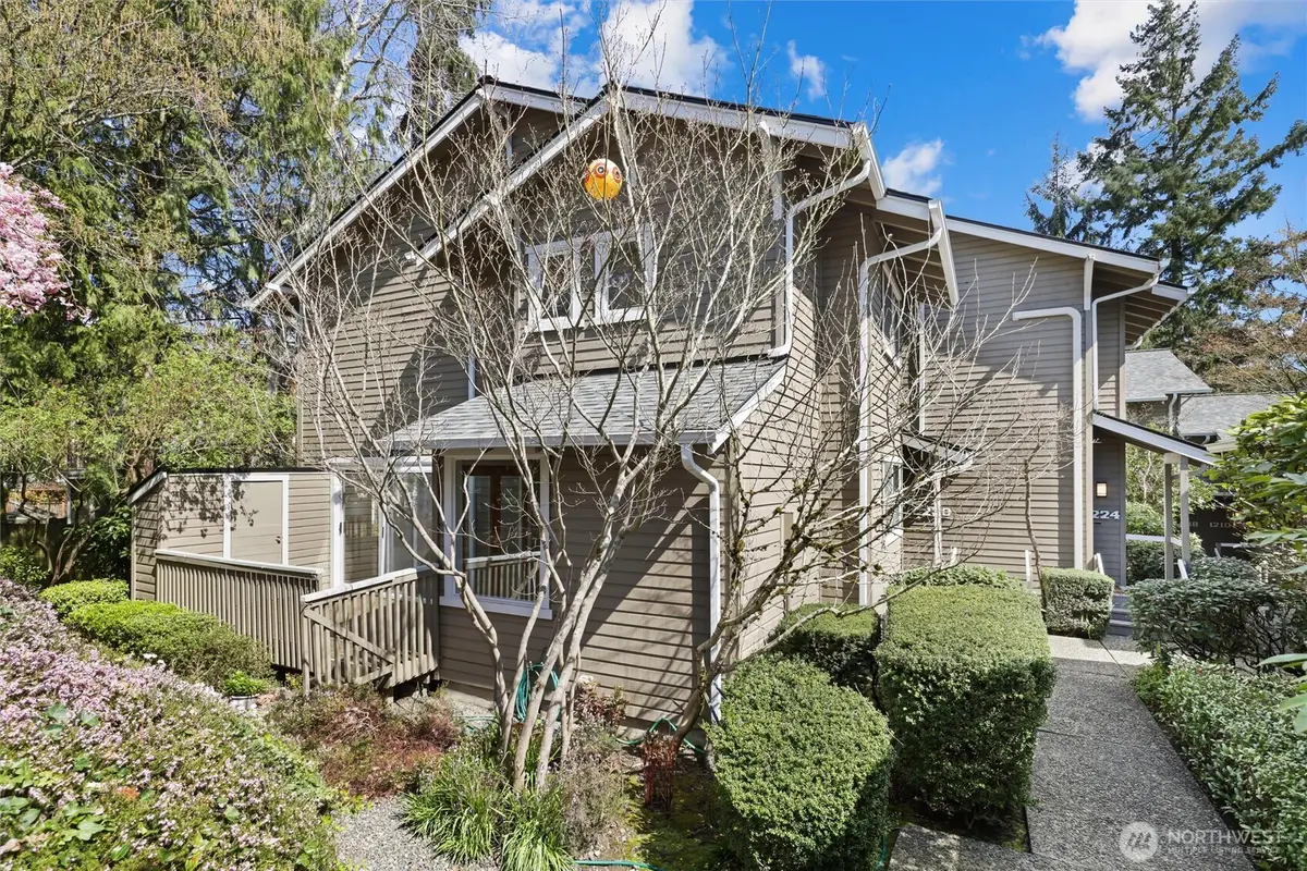 1230 101st PL NE #1230, Bellevue, WA 98004