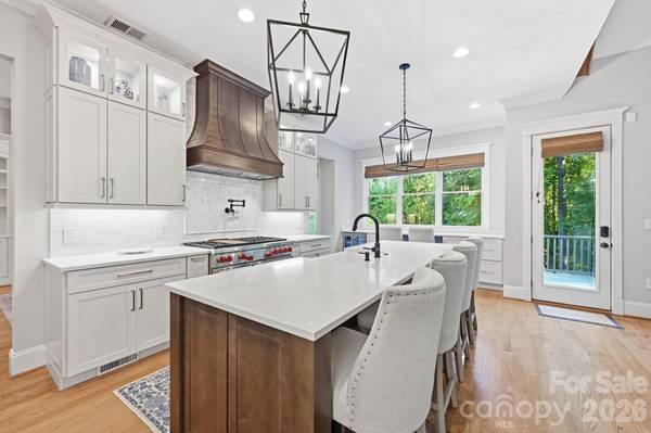121 E Callicutt TRL, Mooresville, NC 28117