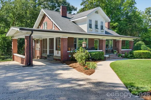 1035 S Belvedere AVE, Gastonia, NC 28054