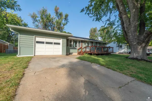 2513 Church CIR, Manhattan, KS 66502