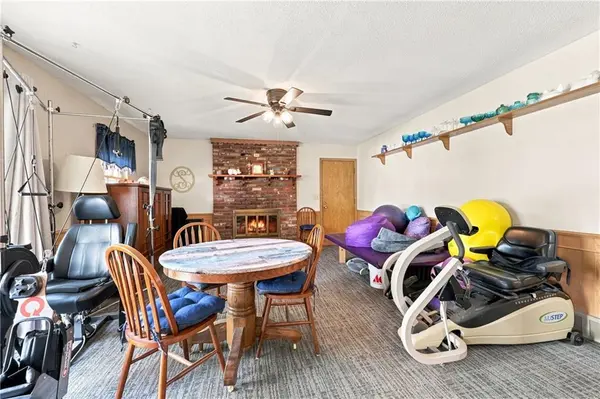 5207 Spring AVE, Kansas City, MO 64133