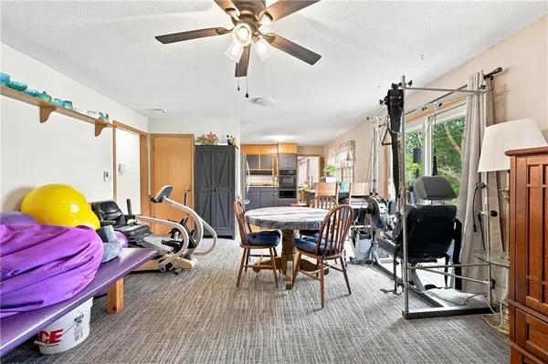 5207 Spring AVE, Kansas City, MO 64133