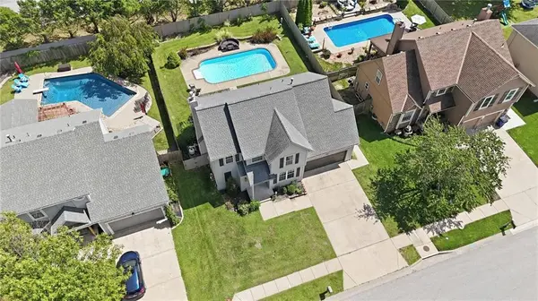 3208 SW 8th ST, Blue Springs, MO 64015