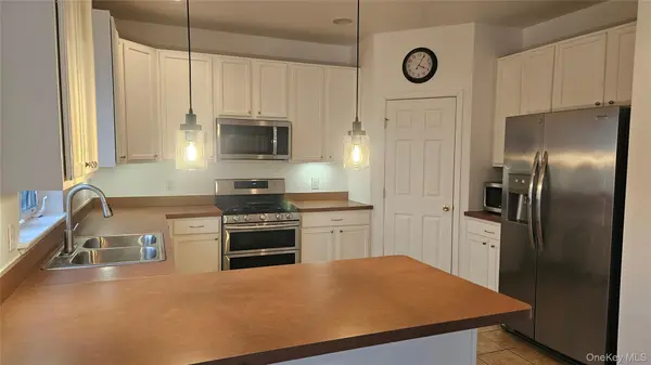 2719 Colonial DR, New Windsor, NY 12553