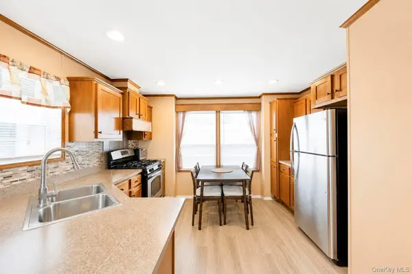 600 Broadway #M10, Amityville, NY 11701