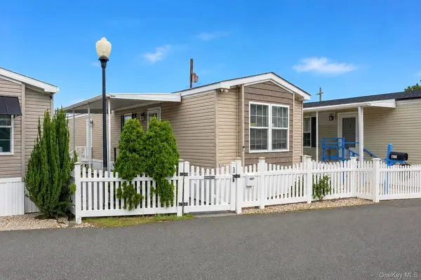 600 Broadway #M10, Amityville, NY 11701