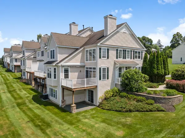 1 Pinehurst CIR, Monroe, NY 10950