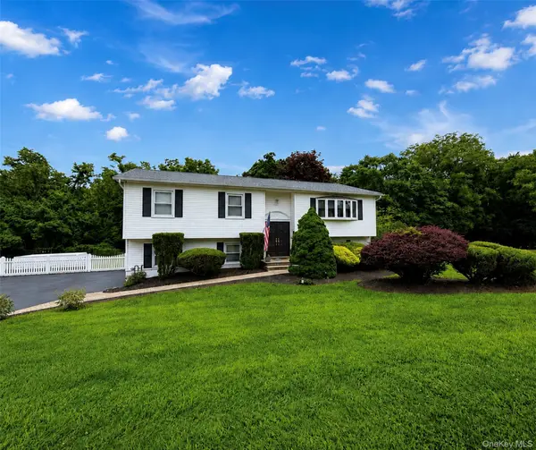 5 Pine DR, Stony Point, NY 10980