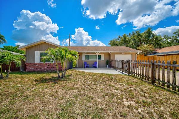 2861 INDIANWOOD DR, Sarasota, FL 34232