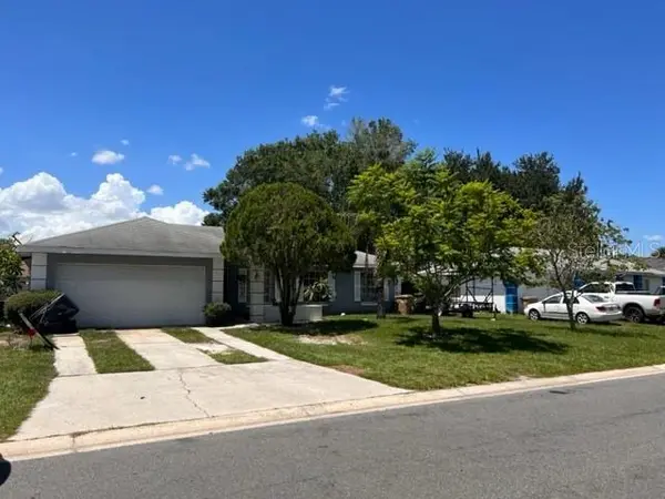 8 TROTTERS CIR, Kissimmee, FL 34743