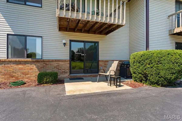 222 Shoreline DR #1, O'fallon, IL 62269