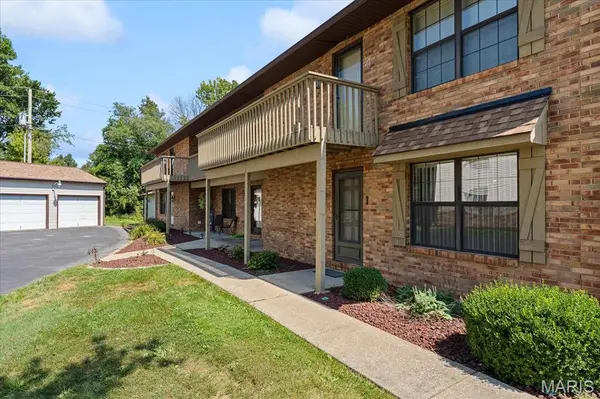 222 Shoreline DR #1, O'fallon, IL 62269