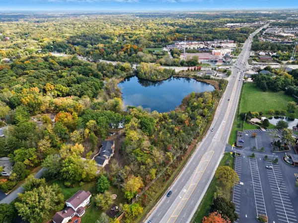 20951 N Rand RD, Kildeer, IL 60047