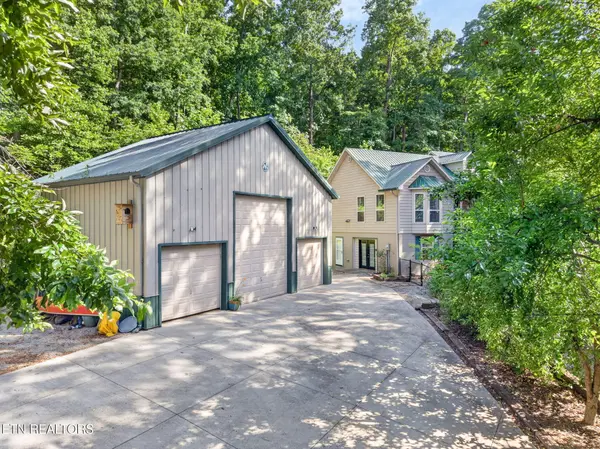 511 Lower River Rd, Decatur, TN 37322