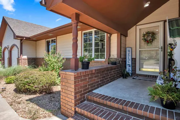 3100 Witmarsum Dr, North Newton, KS 67117