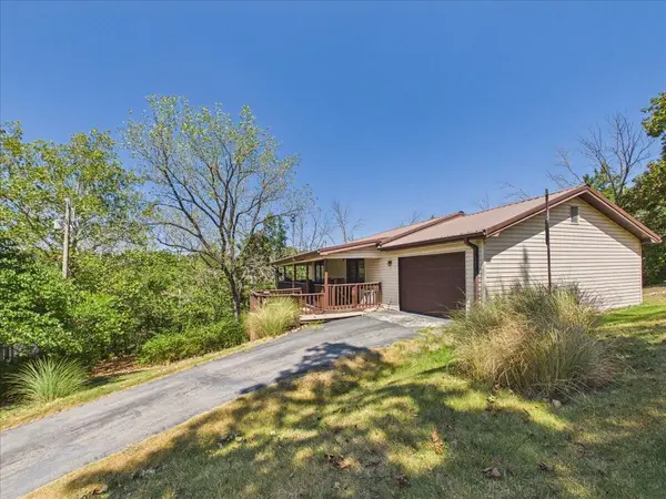 21420 Edge Water LN, Hermitage, MO 65668