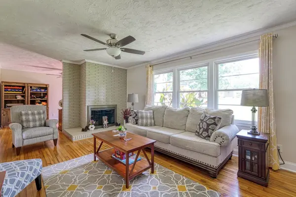 105 Guilford PL, Spartanburg, SC 29302