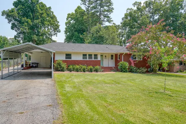 105 Guilford PL, Spartanburg, SC 29302