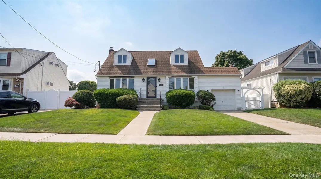 265 Weidner AVE, Oceanside, NY 11572