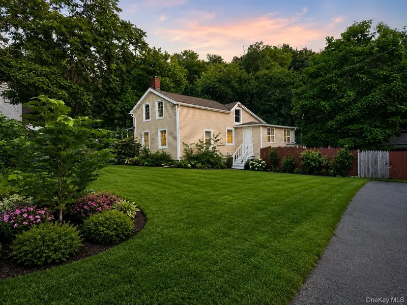 31 Chapel ST, Ellenville, NY 12428