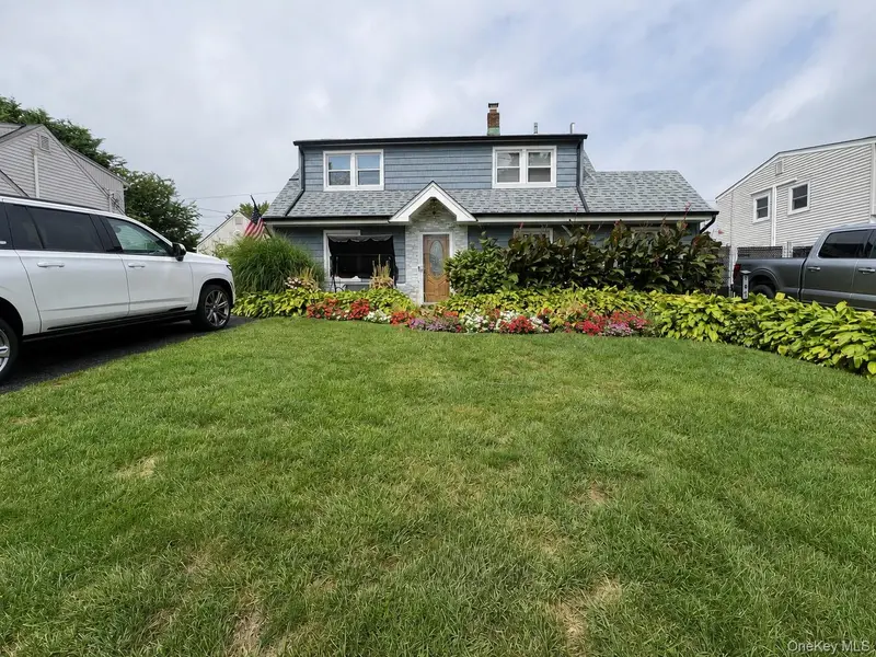 107 Azalea RD, Levittown, NY 11756