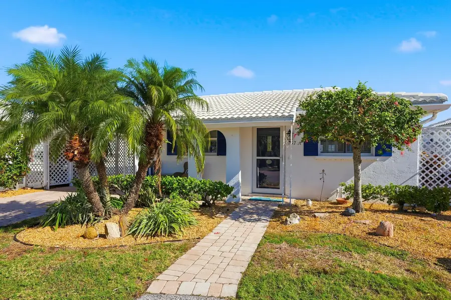 957 SPANISH DR N, Longboat Key, FL 34228