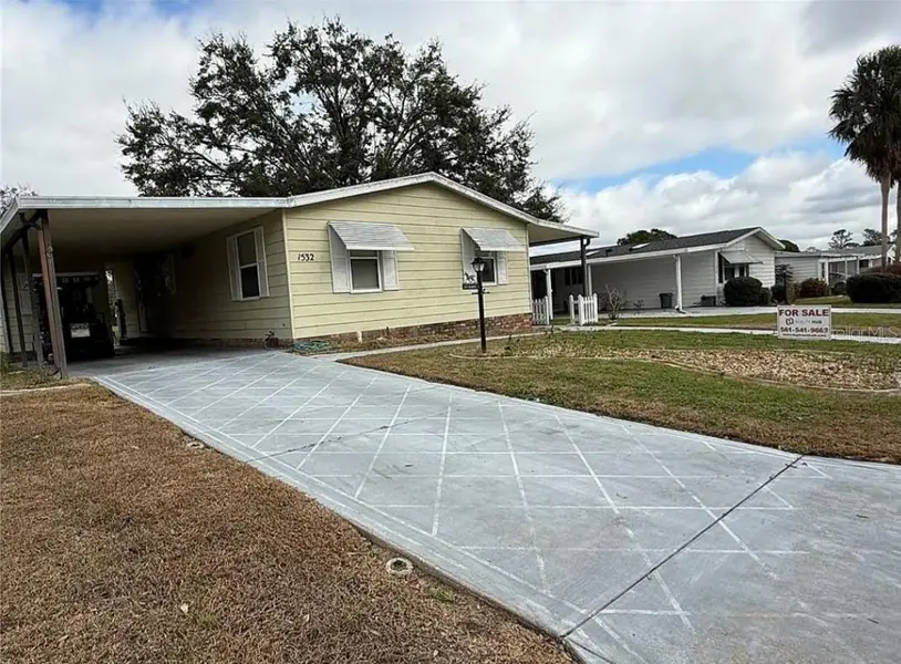 1532 W SCHWARTZ BLVD, Lady Lake, FL 32159
