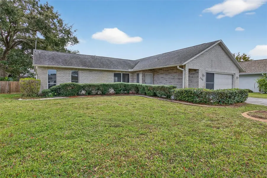 236 MEADOW LAKE DR, Edgewater, FL 32141