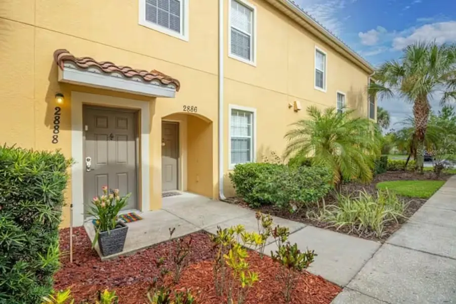 2888 OAKWATER DR #2888, Kissimmee, FL 34747