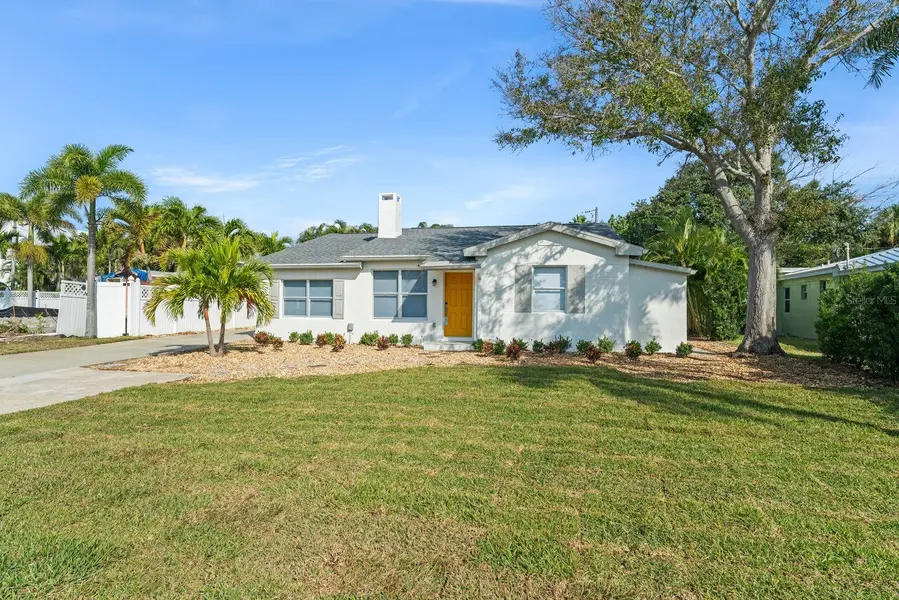 107 4TH ST, Belleair Beach, FL 33786