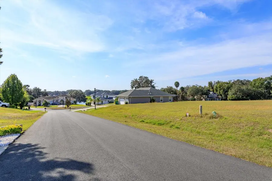 1114 MYRTLE BREEZES CT, Fruitland Park, FL 34731
