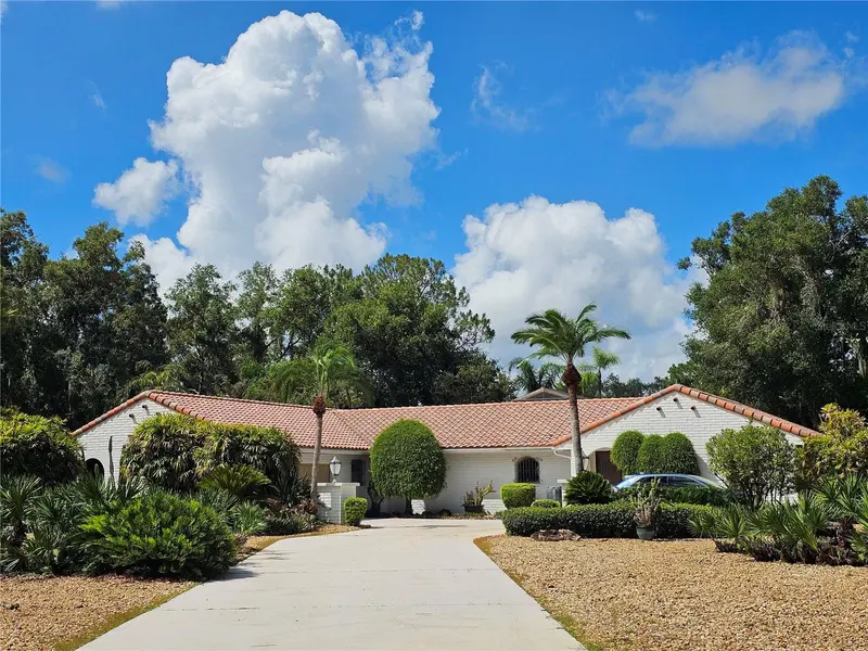 200 ISLAND WAY, Winter Haven, FL 33884
