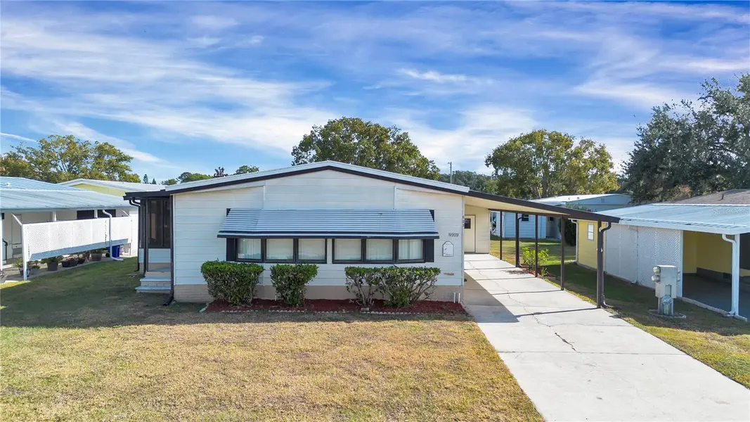 4969 FOXWOOD LAKE DR, Lakeland, FL 33810