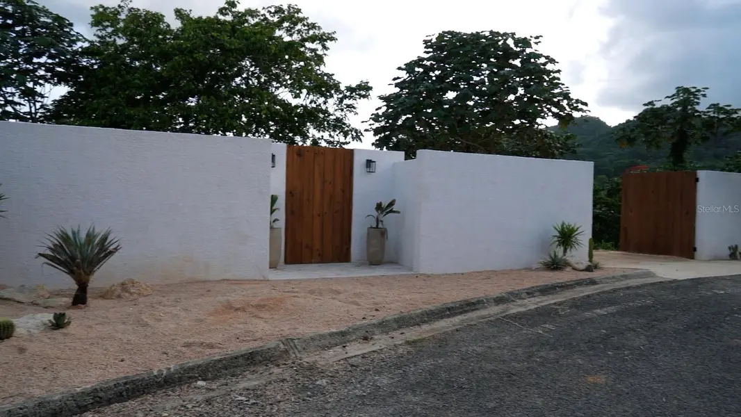 1 1  BO ANGELES, EL CORCHO, Utuado, PR 00641