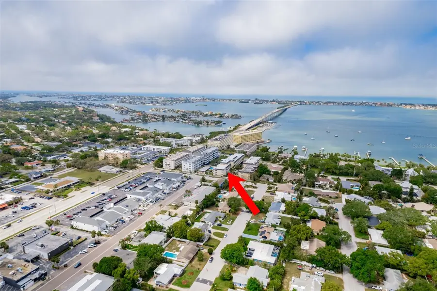 147 BLUFF VIEW DR #206, Belleair Bluffs, FL 33770