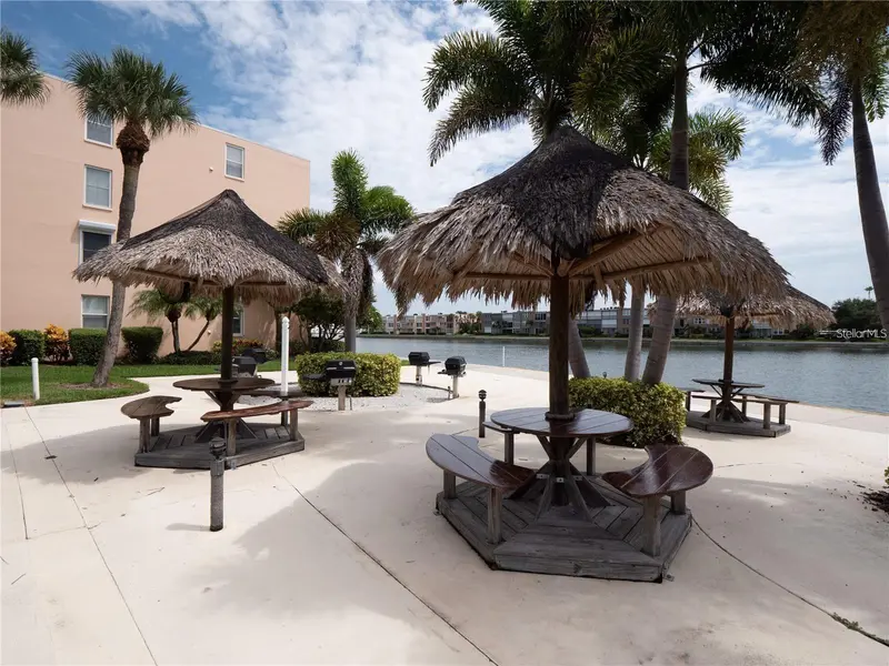 7405 BAY ISLAND DR S #224, South Pasadena, FL 33707