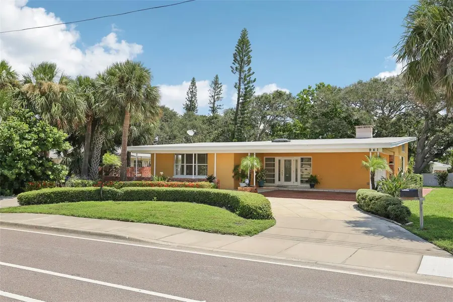 941 GULF BLVD, Belleair Beach, FL 33786