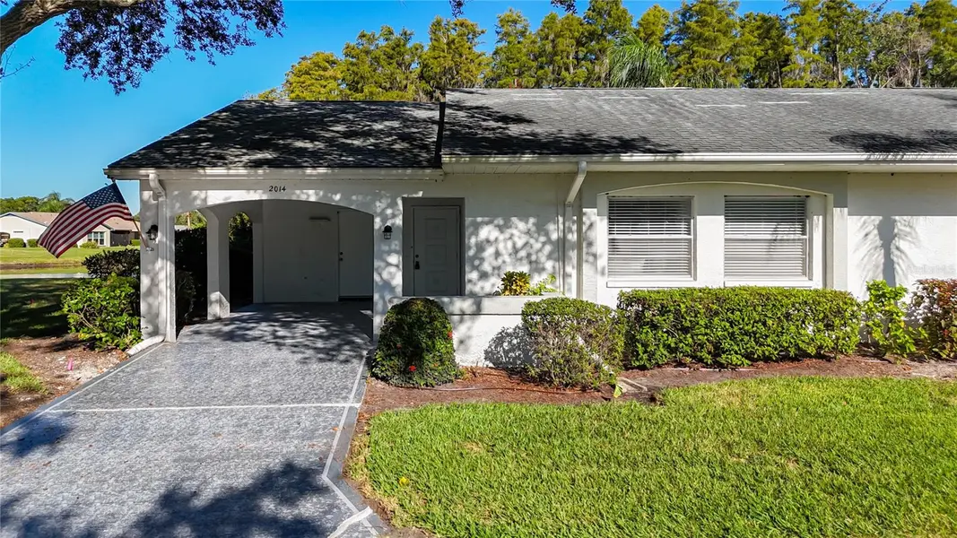 2014 HAMPSTEAD CIR, Sun City Center, FL 33573