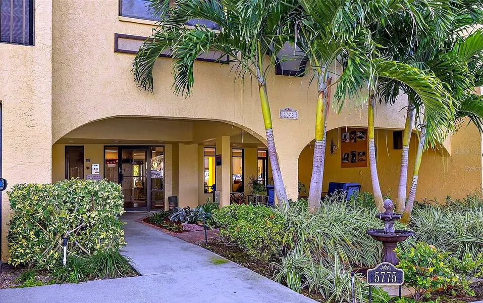 5775 PARK ST N #311, St Petersburg, FL 33709