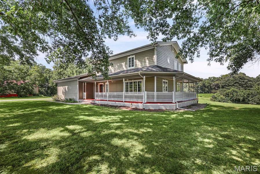 14 Algonquin DR, Millstadt, IL 62260