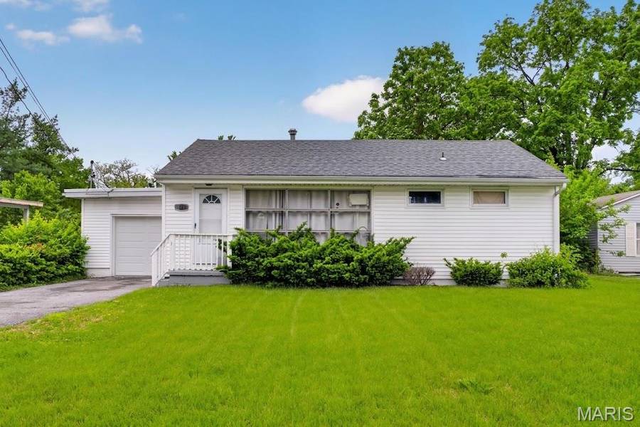 109 Cascade DR, Belleville, IL 62223