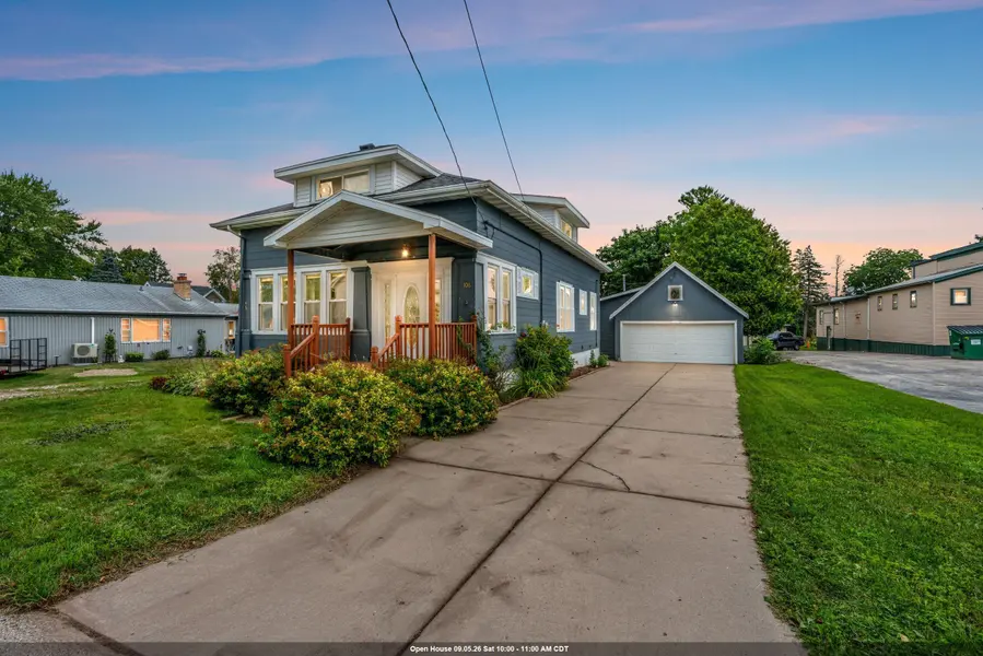 108 LILAC DR, Francis Creek, WI 54214
